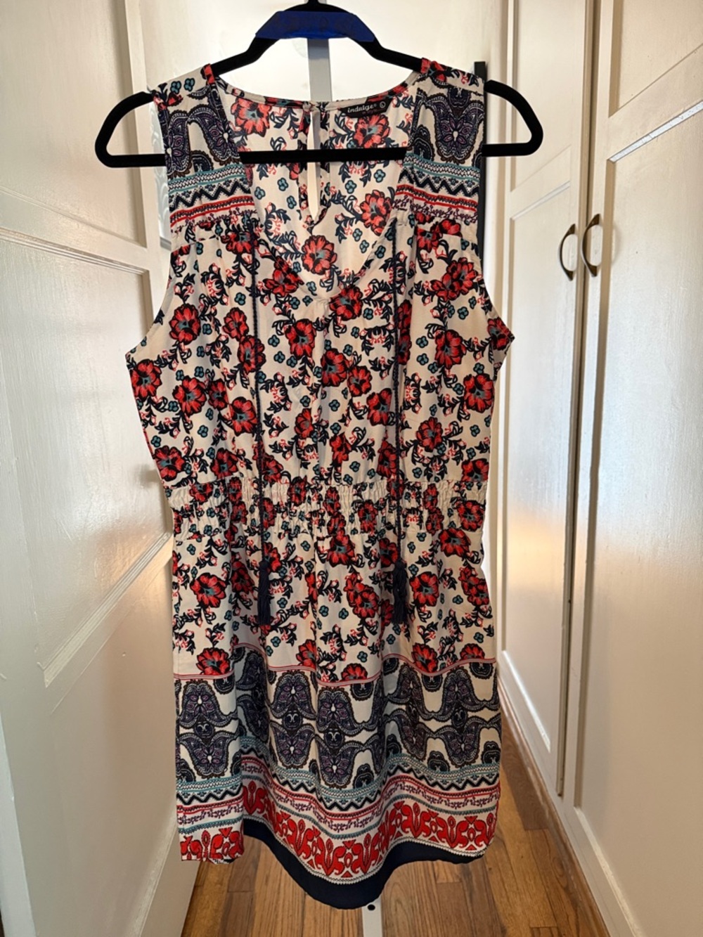 indulge Cream Mini Dress with Red Floral and Navy Trim size Large